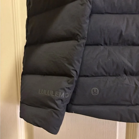 lululemon athletica Black Puffer Jacket NWT - Picture 9 of 10